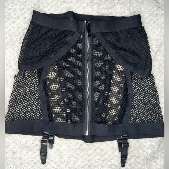 ***SOLD*** 🖤⚔️📸 Honey Birdette Courtney Suspender Skirt 📸⚔️🖤 Size Small (S) - Picture 16 of 16